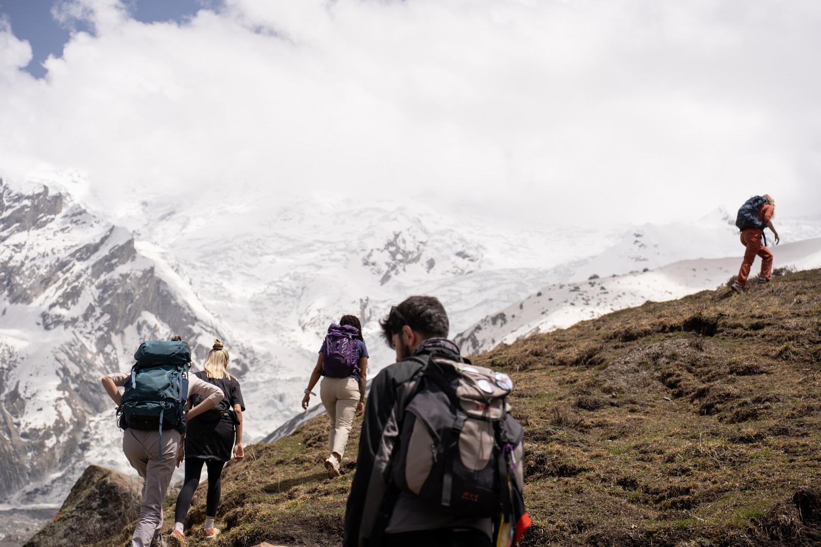 Hikers infront of Nanga Parbat